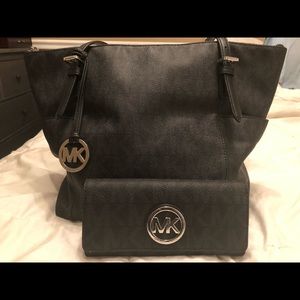 Black Michael Kors Handbag and wallet